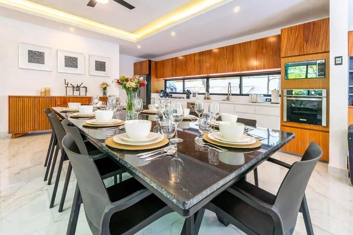 Stunning Modern Villa With Pool And Beach Access プレヤデルカーメン